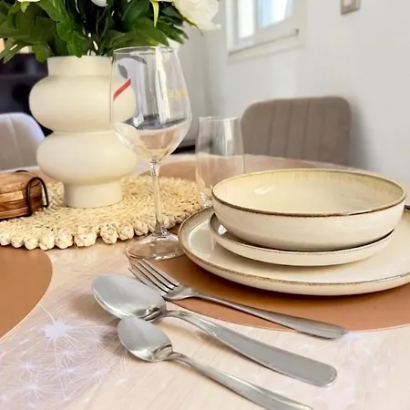 Апартаменти Destination Elegance Vieil *