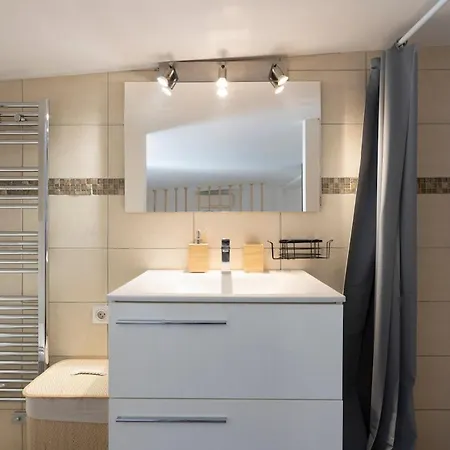 Апартаменти Destination Elegance Vieil