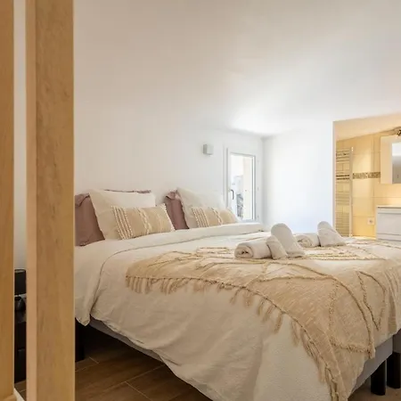 Destination Elegance Vieil Апартаменти *